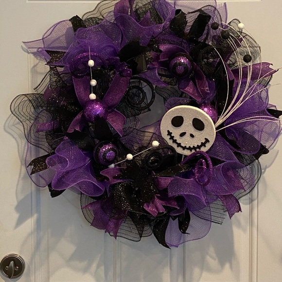 Nightmare Before Christmas Wreath - Picture 2 of 3